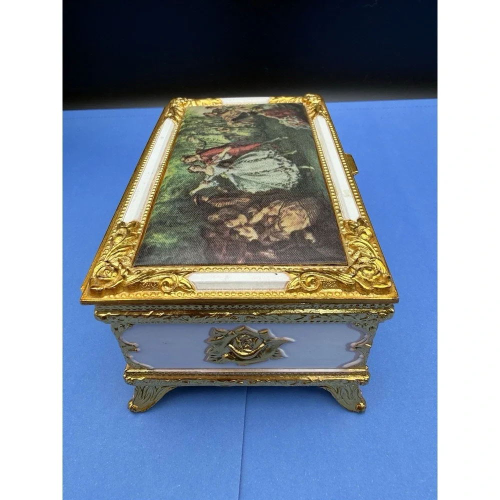 Vintage White & Gold Color Hinged Music Box Dancing Fabric Padded Lid From Japan